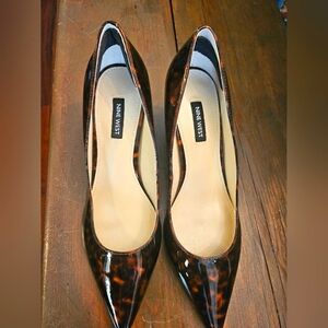NINE WEST, GENTLY WORN, SIZE 9, TORTOISE SHELL, KITTEN HEELS